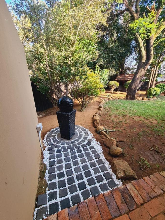 Cozy Cabin Midrand Bagian luar foto