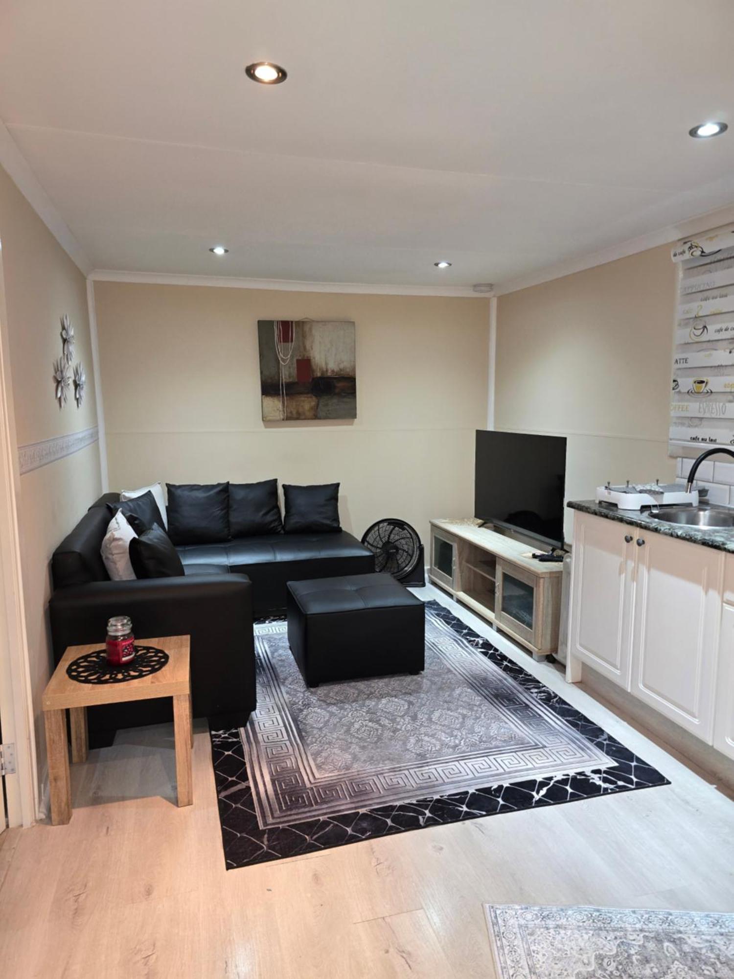 Cozy Cabin Midrand Bagian luar foto